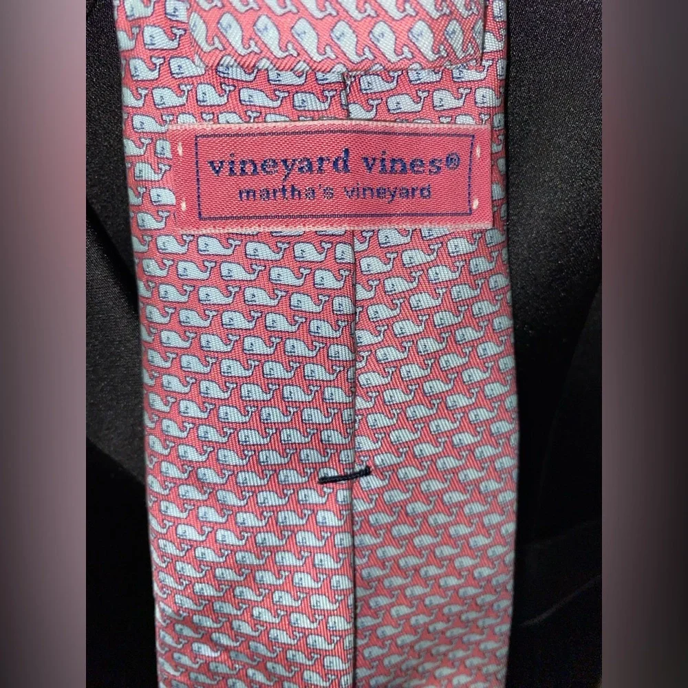 EUC Kid’s Vineyard Vines Pink Whale Logo Tie